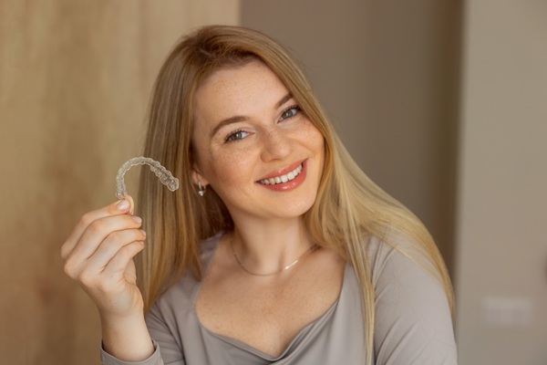 Tips For Brushing And Flossing During Invisalign Therapy